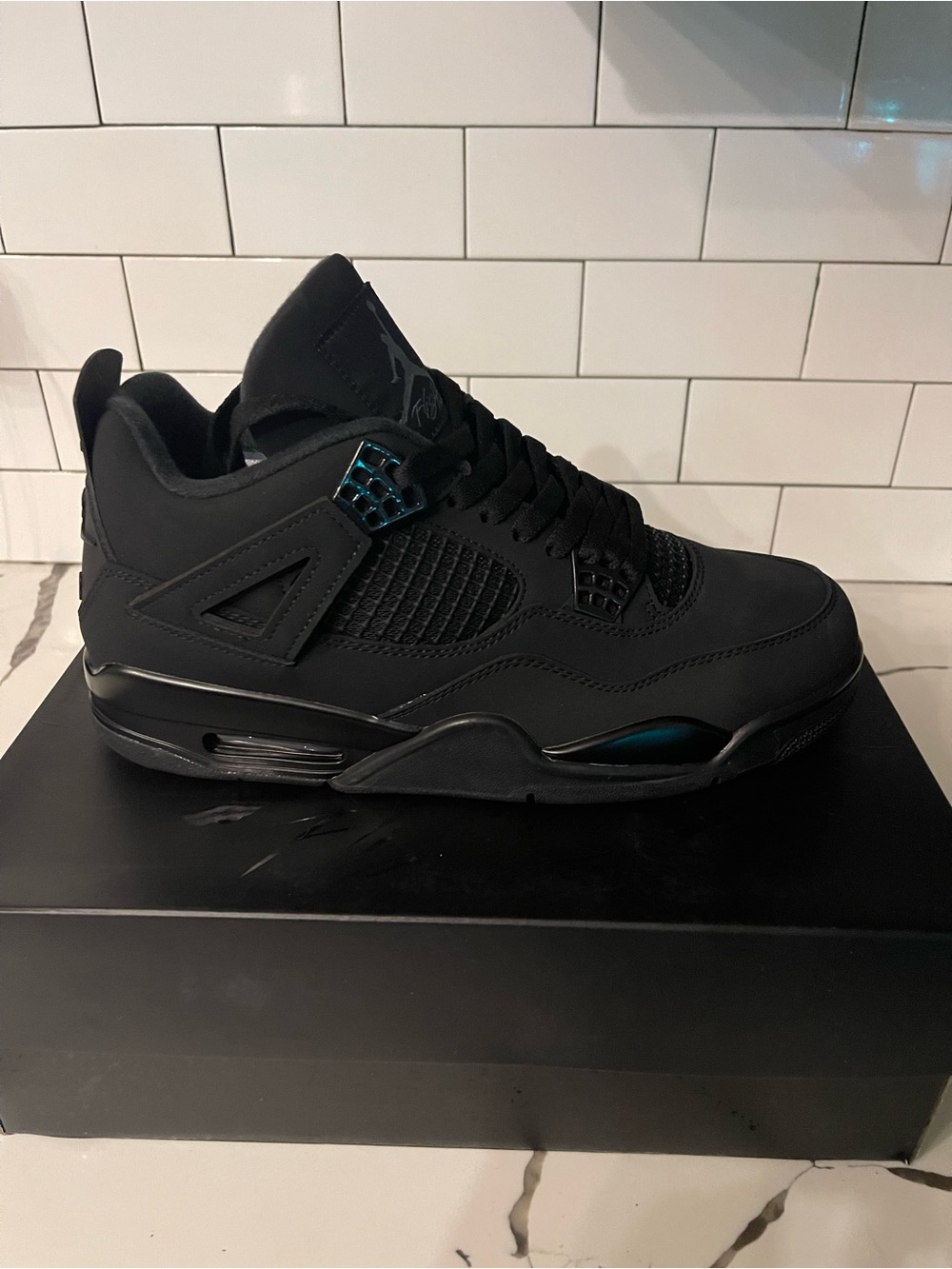Men’s Retro 4 Black Cat Size 10.